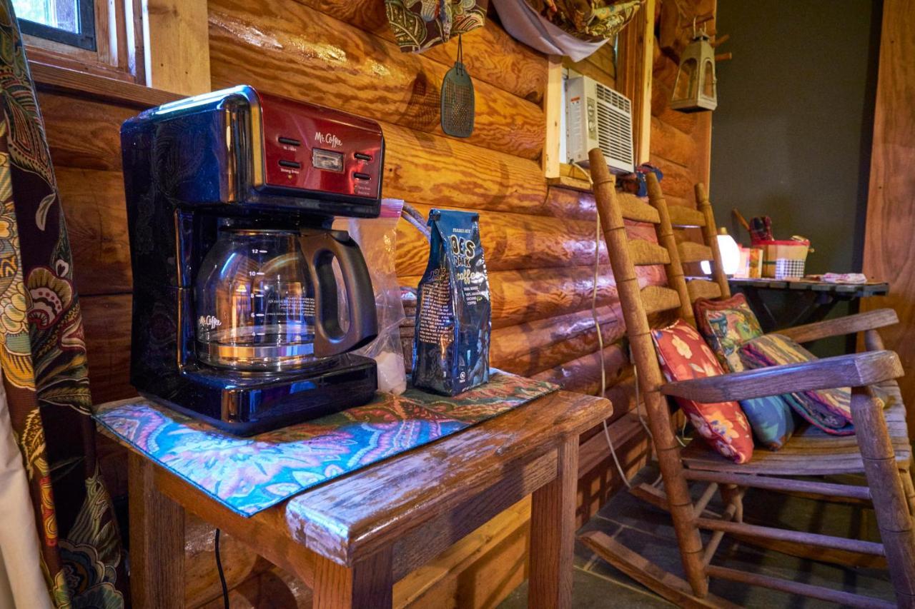 Creekwalk Inn Bed And Breakfast With Cabins Cosby Exterior foto