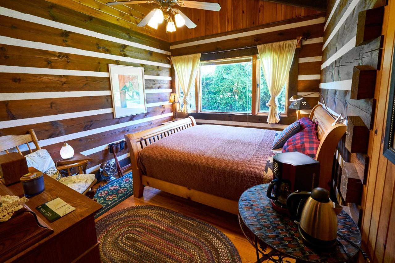 Creekwalk Inn Bed And Breakfast With Cabins Cosby Exterior foto