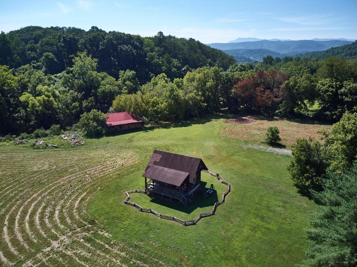 Creekwalk Inn Bed And Breakfast With Cabins Cosby Exterior foto