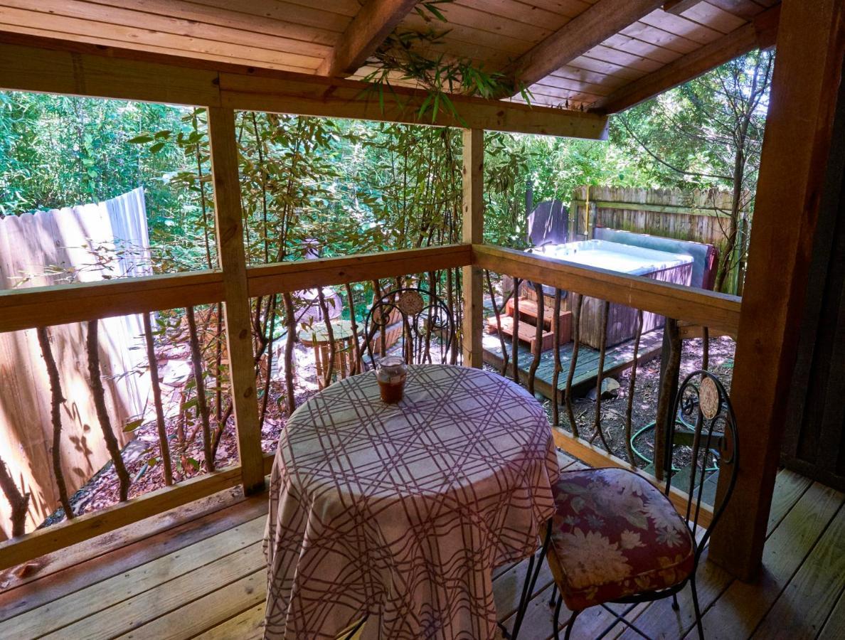 Creekwalk Inn Bed And Breakfast With Cabins Cosby Exterior foto