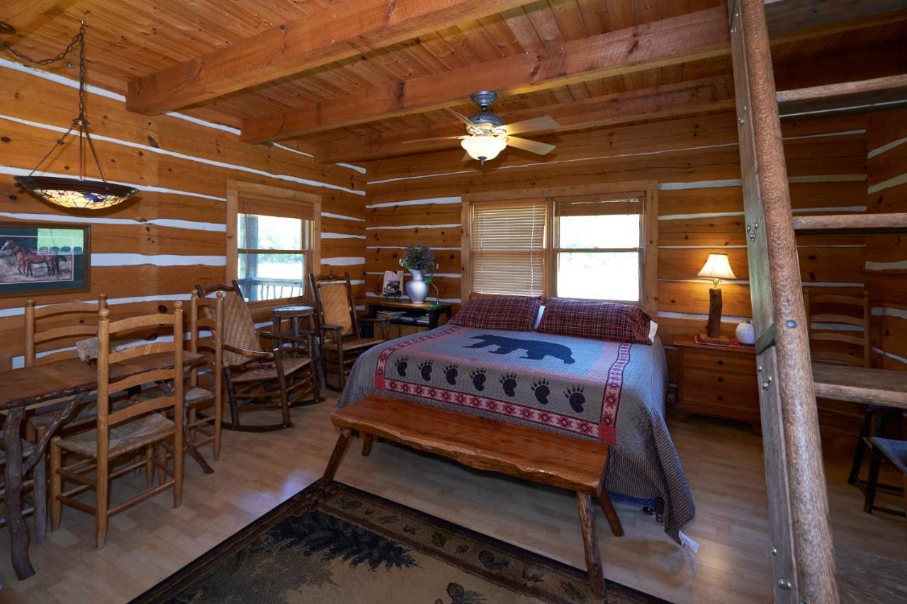Creekwalk Inn Bed And Breakfast With Cabins Cosby Exterior foto