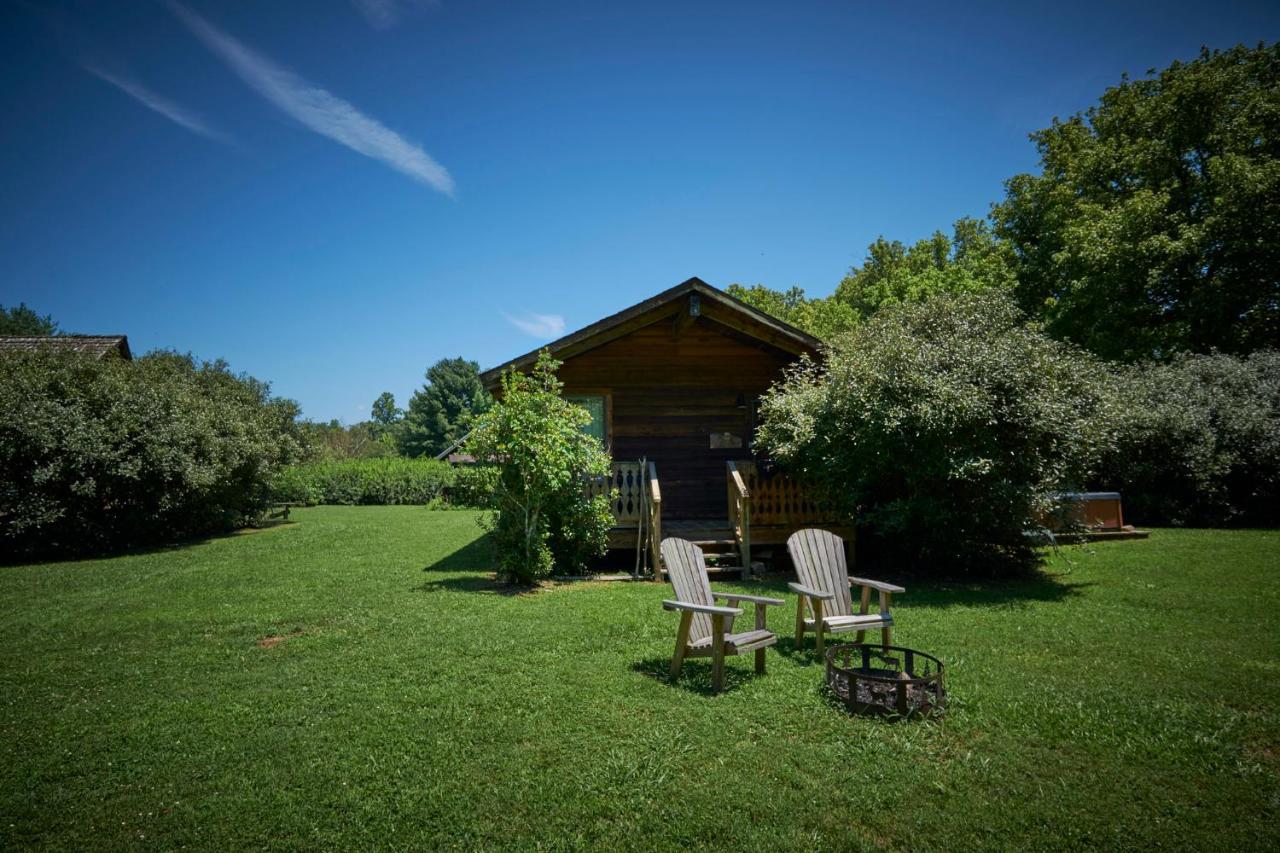 Creekwalk Inn Bed And Breakfast With Cabins Cosby Exterior foto
