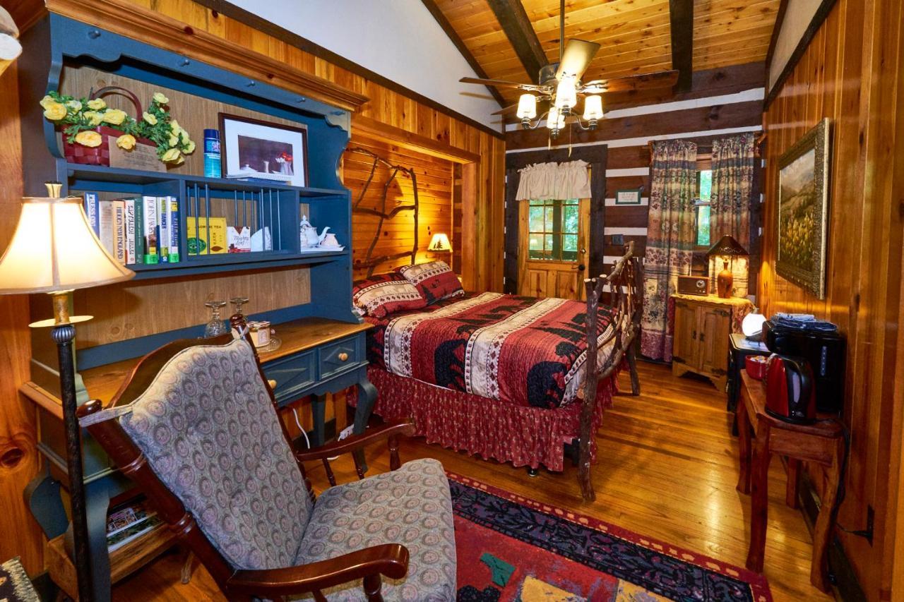 Creekwalk Inn Bed And Breakfast With Cabins Cosby Exterior foto