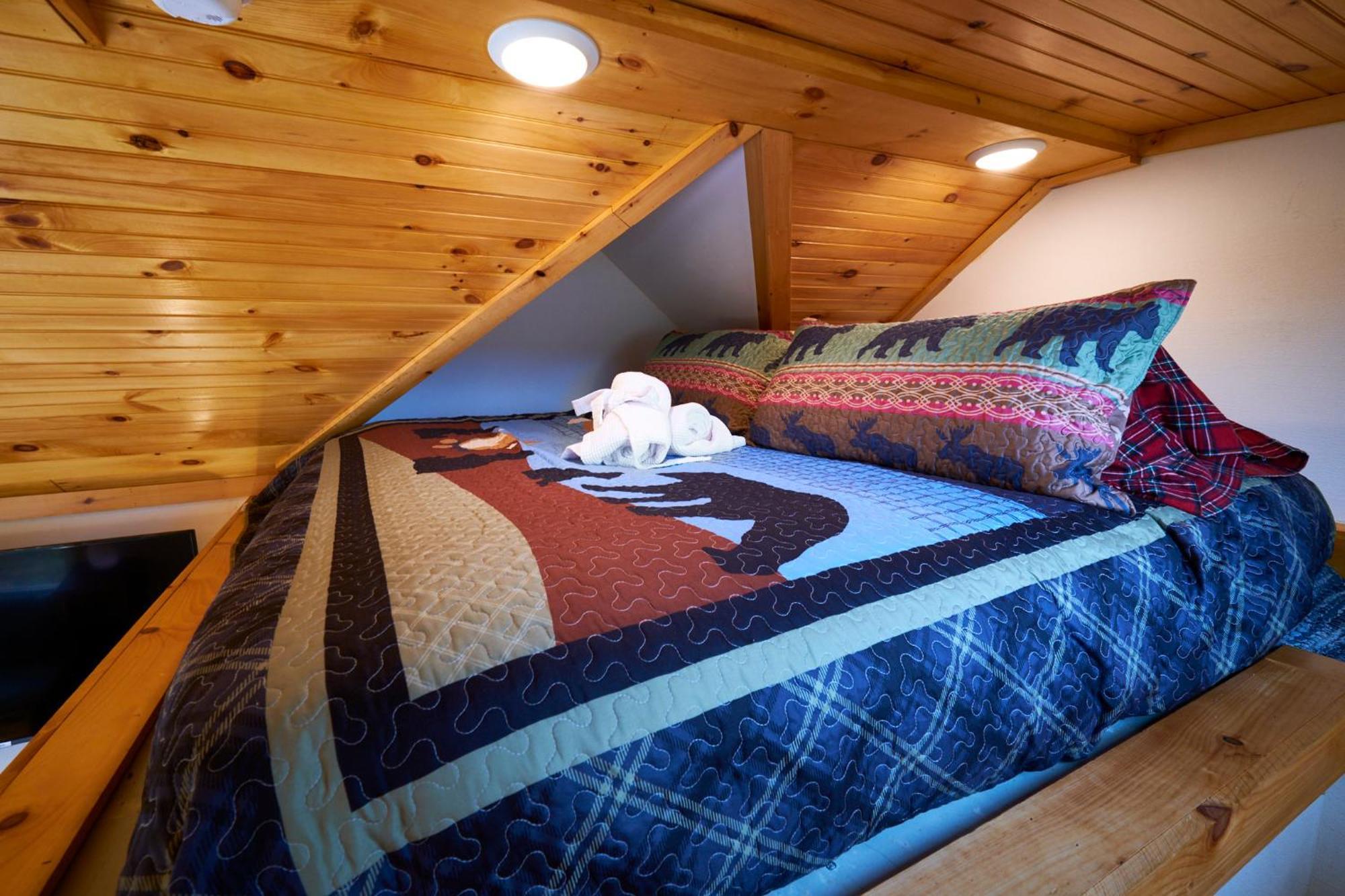 Creekwalk Inn Bed And Breakfast With Cabins Cosby Exterior foto
